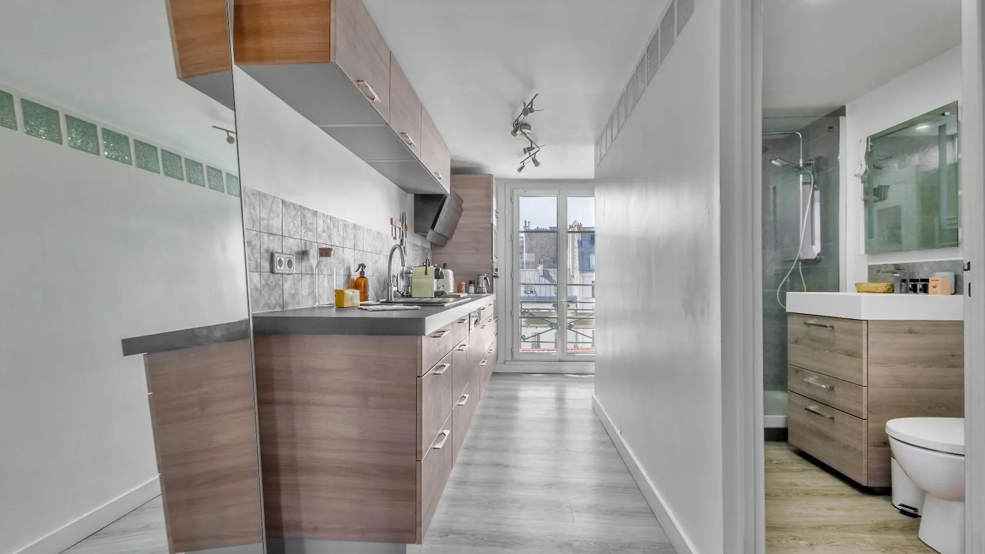 Faubourg St Martin - Canal Saint Martin Chaleureux Apartment Paris